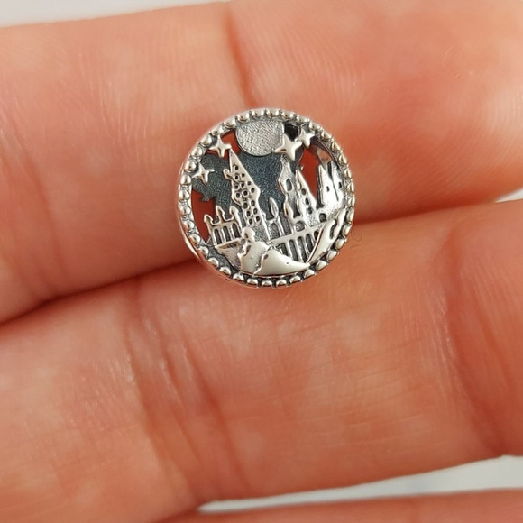 925 Silver Harry Potter Hogwarts Charm - Picture 2 of 9